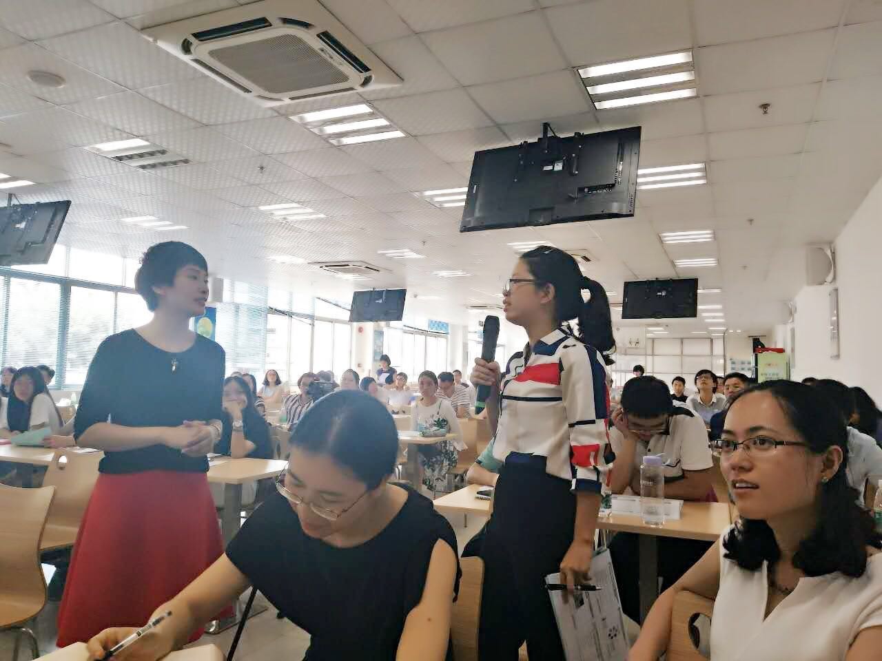 戴2.jpg 戴2.jpg